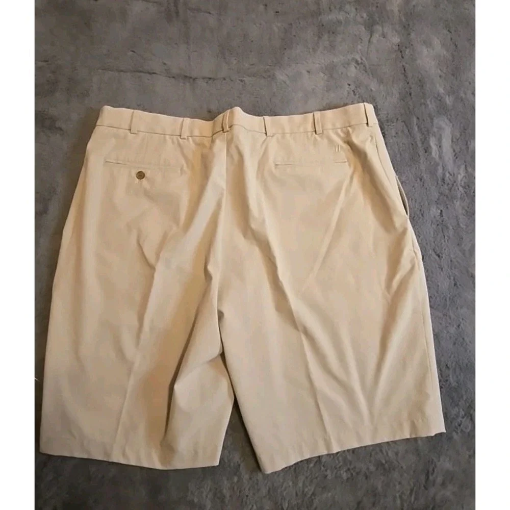 Walter Hagen Golf Shorts Mens 42 Beige Performance Stretch Flat Front EUC Casual